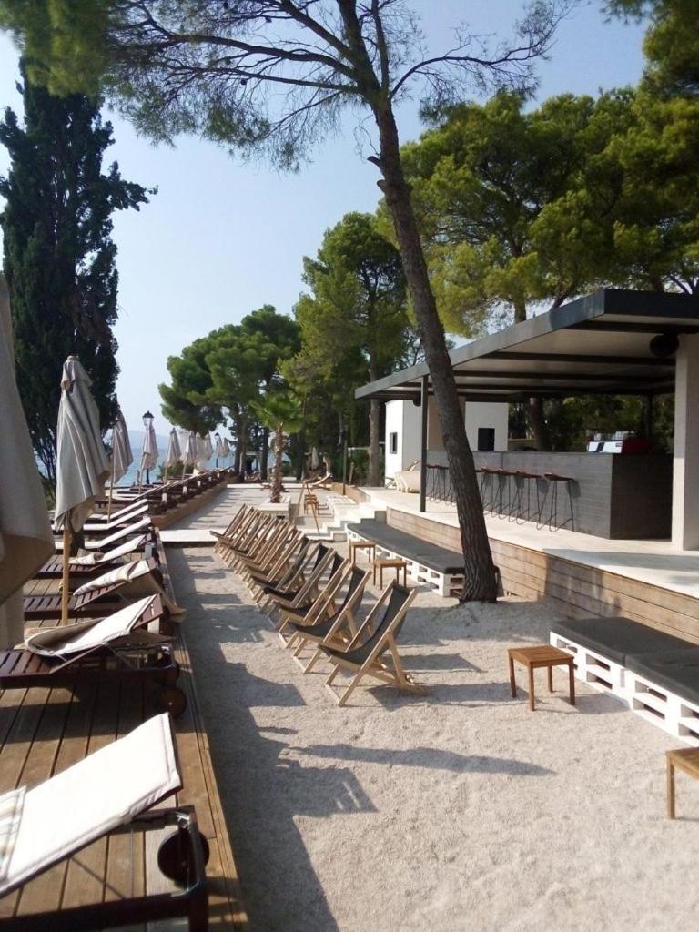 Riva Thalia - Milna, Brac * Milna (Brac)