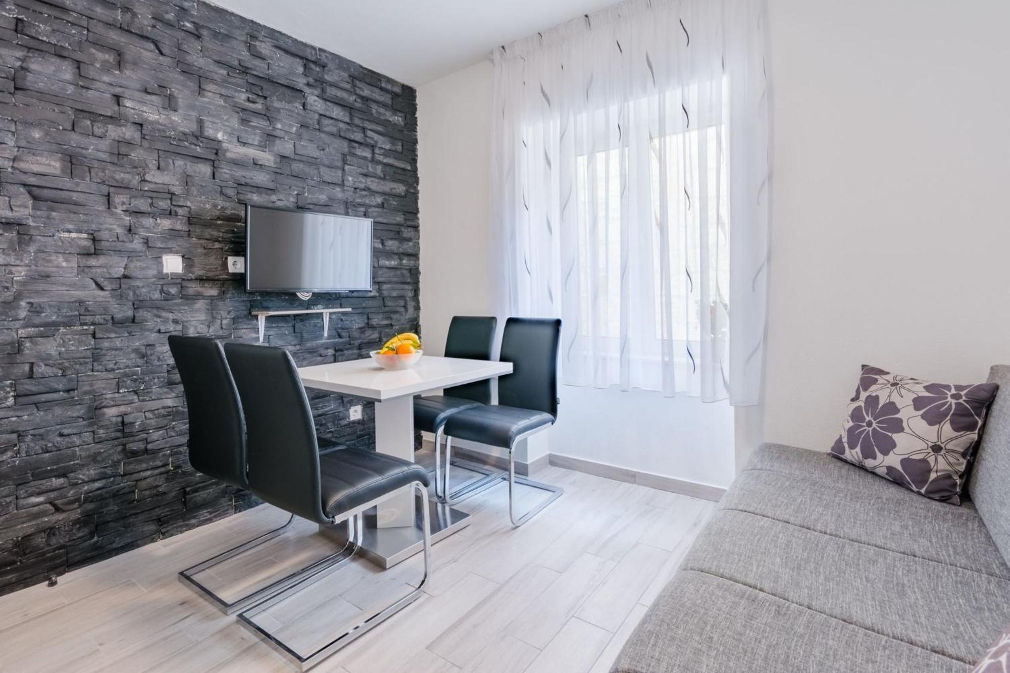 Riva Thalia - Milna, Brac Apartment