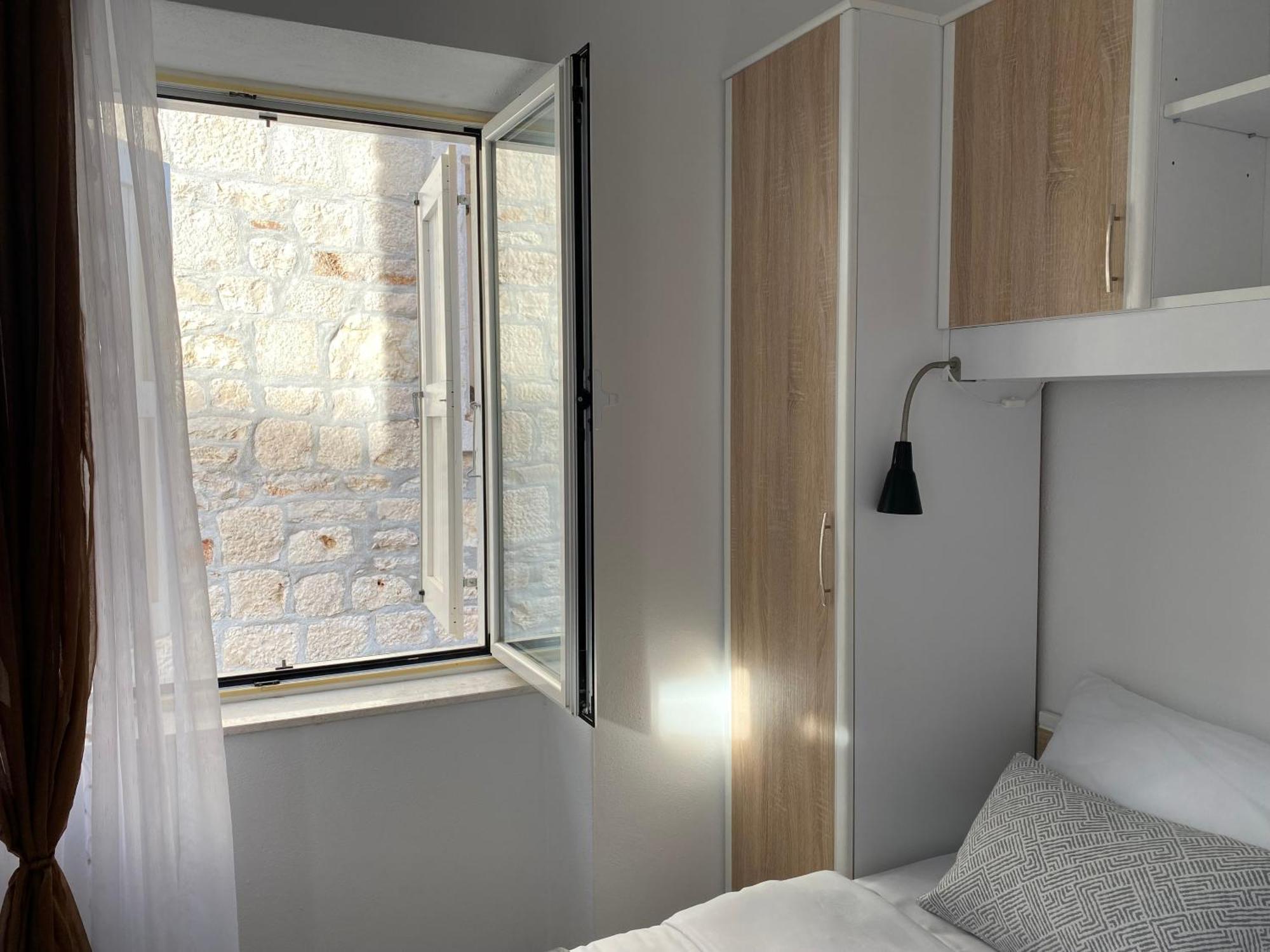 Apartment Riva Thalia - Milna, Brac *